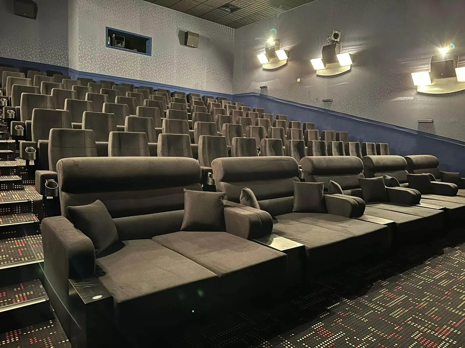 Sinema Salonları İçin Kanepe Sistemleri